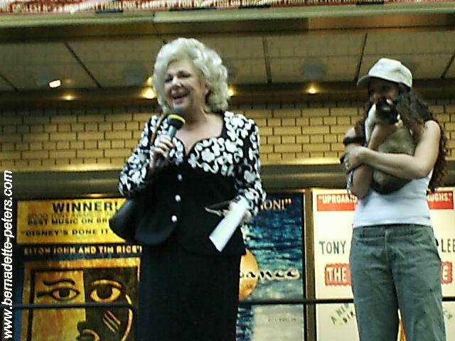 Renee Taylor, Width: 640, Height: 480, Size: 54KB